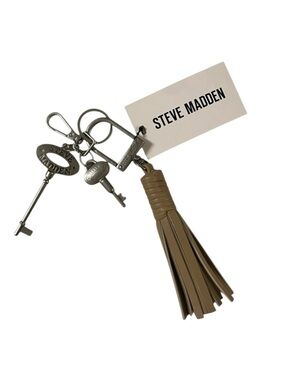 NWT•Steve Madden Tan Tassel Keychain/ Bag Charm. Measurements in pictures.